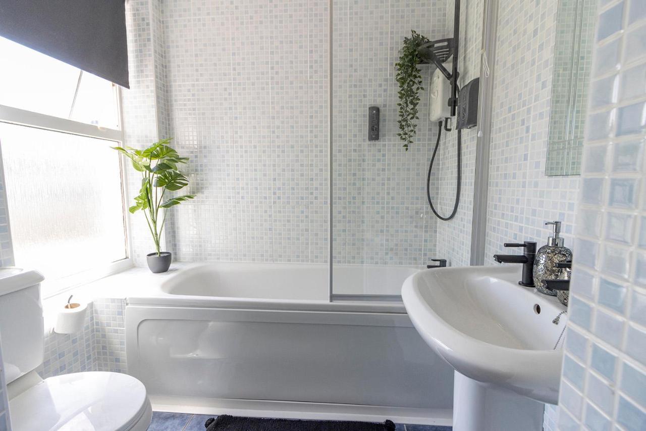 Tropical Escape In English Riviera Apartment *