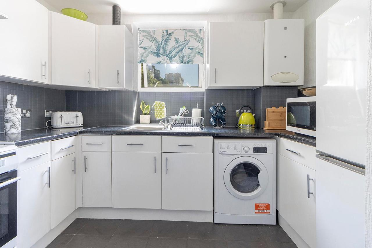 Tropical Escape In English Riviera Apartment Torquay